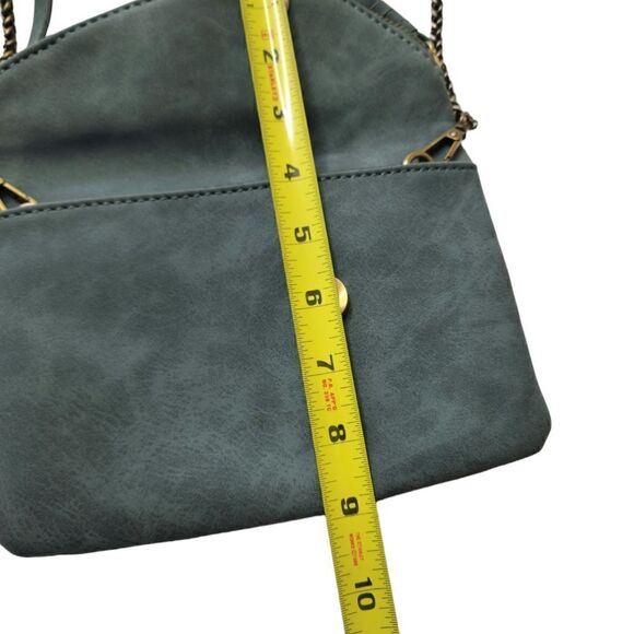 Blue Suede envelope bag with chain strap - Picture 11 of 12